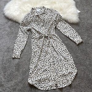 Nine West leopard print button up dress. - ties in the middle